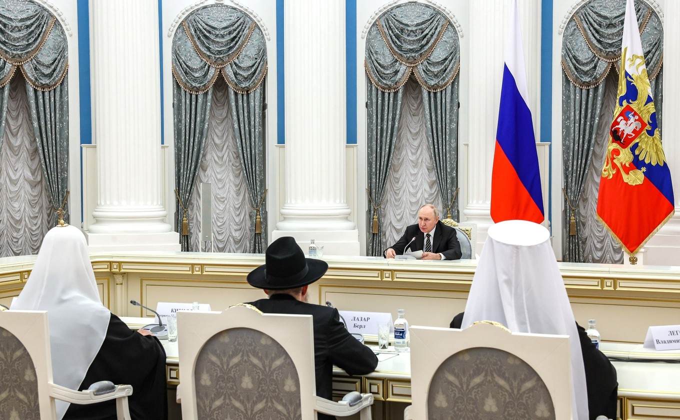 В Екатерининском зале Кремля прошла встреча Владимира Путина с представителями религиозных объединений России
