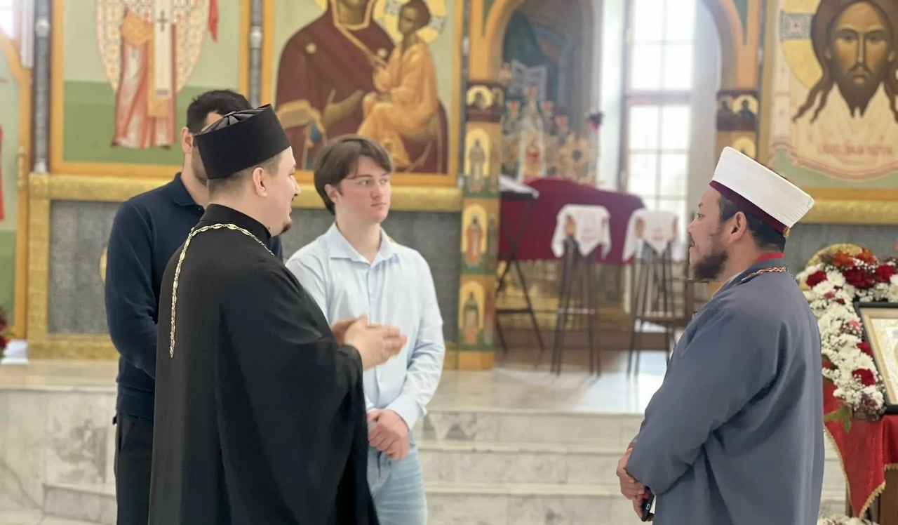 Заместитель муфтия Волгоградской области посетил по приглашению православный храм
