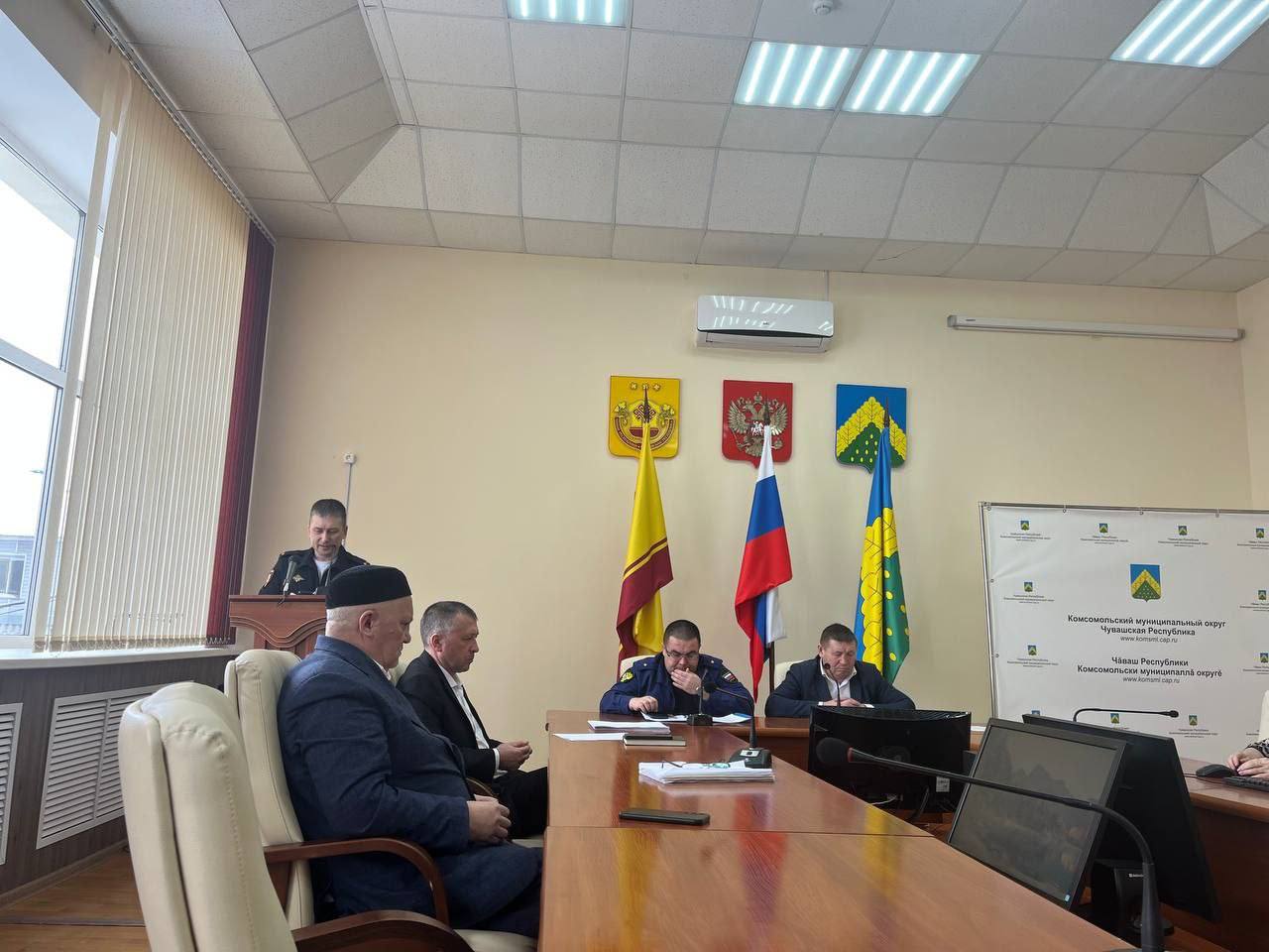 Вопросы безопасности и профилактики радикализма обсудили в Комсомольском муниципальном округе