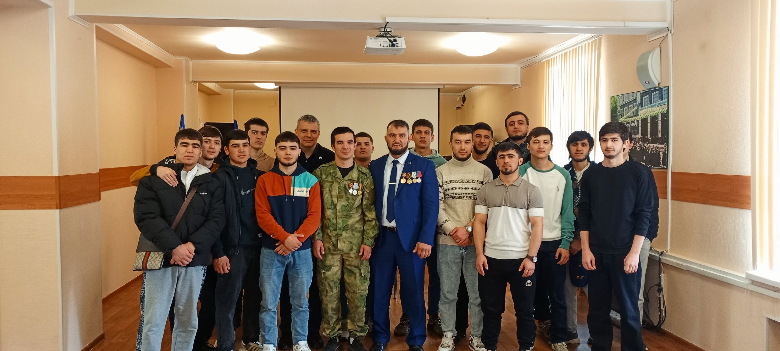 Представители ДУМ Кузбасса и участники СВО встретились с молодежью 